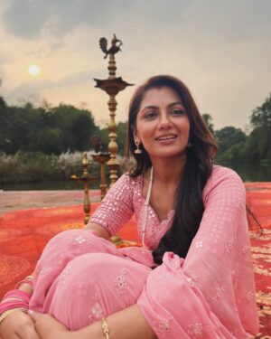 Sriti Jha Instagram - Aapki Amruta ❤️

📷 @hemangiikavi