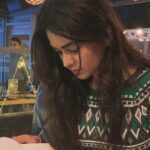 Sriti Jha Instagram - Here’s to always picking up where we left like we never left at all…❤️ Happy Birthday @mugdha.chaphekar Here’s wishing you a year full of the kind of calm crazy you prefer😘😘😘 Baaki baatein pyaar ki kishton me tum tak pohchaati rahungi saal bhar