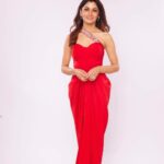 Sriti Jha Instagram - These are my profiles! Outfit: @the_simsstudio @seema_patel30 Jewellery: @aquamarine_jewellery Stylist: @stylebysaachivj Team: @stylesbynikinagda @sanzimehta777 Make up @sunil_1_4_search Hair @nilofarkhan683 Pictures by the amazing @tejasnerurkarr