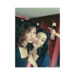 Sriti Jha Instagram - Here’s to living life on our own terms, being our own Laila. Being free, fierce and absolute faaiyaaah!! Pyaar ka to tum janti ho ki karti hu tumse, ab kitna karti hu iska andaaza lagaate lagaate ek aur birthday aa gaya Yahan pe bhi tu hooron se zyada haseen Yani dono jahaano me tumsa nahi Happy birthday @4umehra ❤️