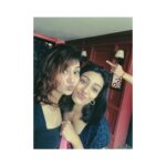 Sriti Jha Instagram – Here’s to living life on our own terms, being our own Laila. Being free, fierce and absolute faaiyaaah!!
Pyaar ka to tum janti ho ki karti hu tumse, ab kitna karti hu iska andaaza lagaate lagaate ek aur birthday aa gaya
Yahan pe bhi tu hooron se zyada haseen
Yani dono jahaano me tumsa nahi
Happy birthday @4umehra ❤️