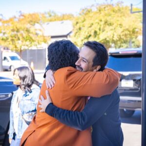 Stacey Abrams Instagram - I had fun in Lawrenceville yesterday with my friend, @lin_manuel. Thank you for always using your voice to uplift others and for your help to rally the vote here in Georgia.
 
Georgians can vote today though Nov. 4 to make history! Go vote or make your plan to vote today at staceyabrams.com/voting.