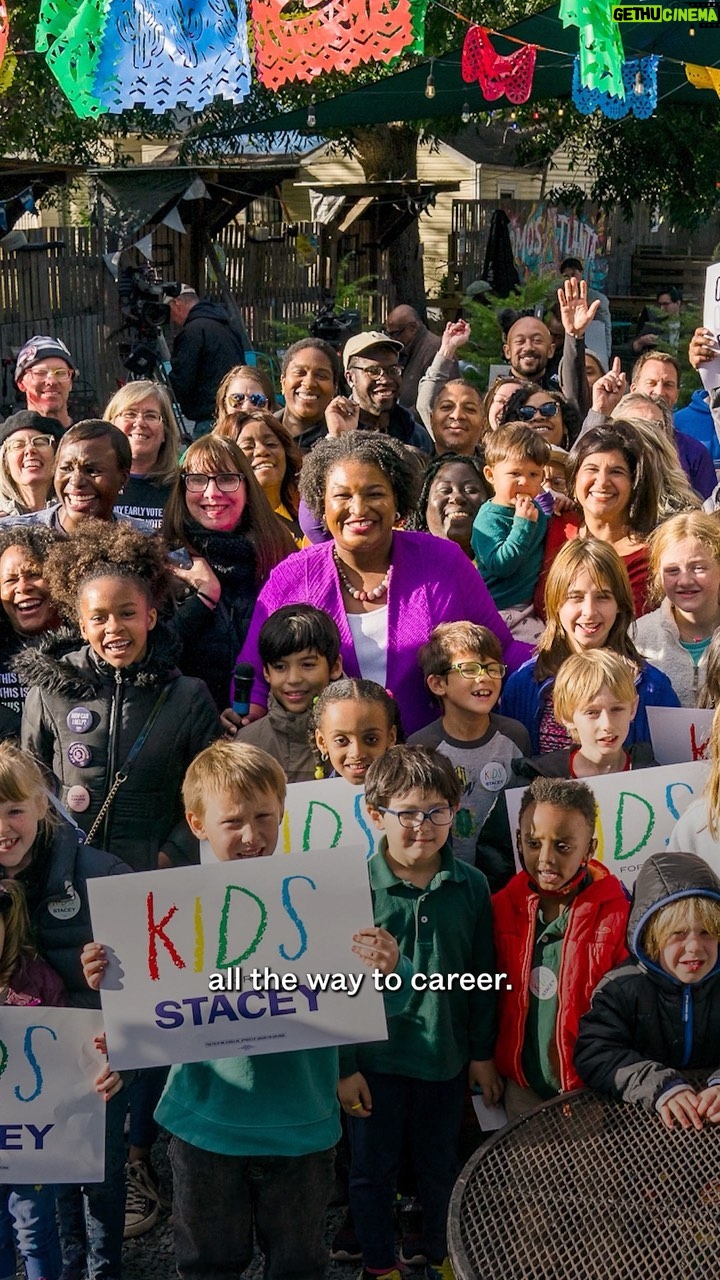 Stacey Abrams Instagram - I enjoyed meeting so many kids and families on day 1 of the “Let’s Get It Done” bus tour. Let’s keep up the energy and see you soon today at College Square Plaza in Athens, and Conyers with other statewide Democratic candidates. Check out more events at the link in bio.