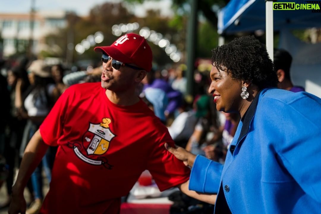 Stacey Abrams Instagram - Always good to be back at my alma mater. Happy homecoming, Spelhouse. 4 years at @spelmancollege changed my life. And I know the next 4 years will change Georgians’ lives too. Use your power to vote, and vote early now. StaceyAbrams.com/voting Spelman College
