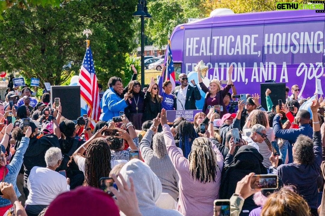 Stacey Abrams Instagram - Incredible morning in Stone Mountain with the extraordinary and transformative @kerrywashington, our statewide candidates, and so many Georgians who are ready for change. Vote early today for real leadership, for change, and for more opportunities. Let’s get it done.