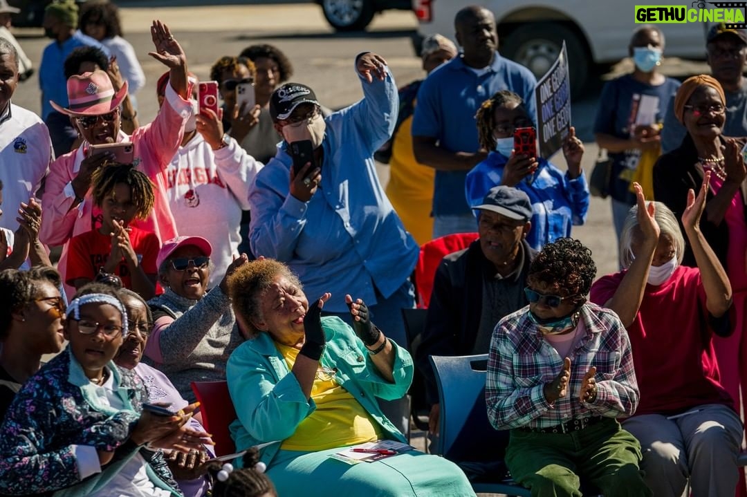 Stacey Abrams Instagram - Thank you Columbus, Talbotton, LaGrange, and Peachtree City for your energy and your support. Together, we can make history. Join us on the #LetsGetItDone Early Vote bus tour. Tomorrow we’ll be in Norcross, Stone Mountain, and Spelhouse Homecoming. staceyabrams.com/bus-tour