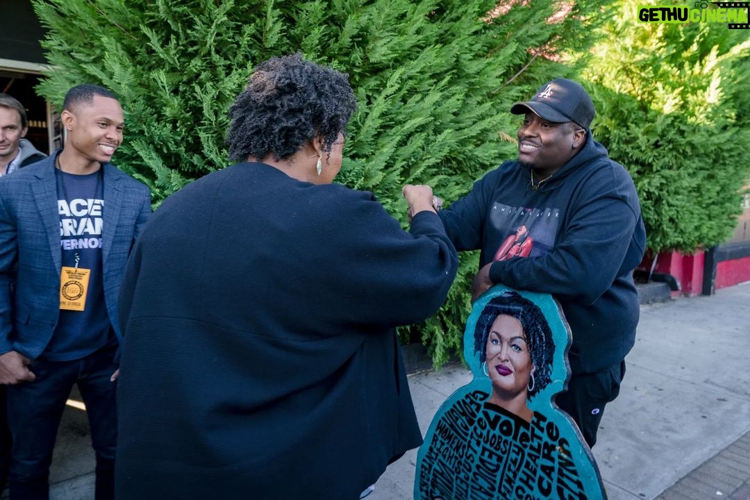 Stacey Abrams Instagram - This energy is contagious and Georgians are showing up in every corner of our state. The #LetsGetItDone Early Vote bus tour continues. See you in Talbotton, LaGrange, and Peachtree City today. staceyabrams.com/bus-tour
