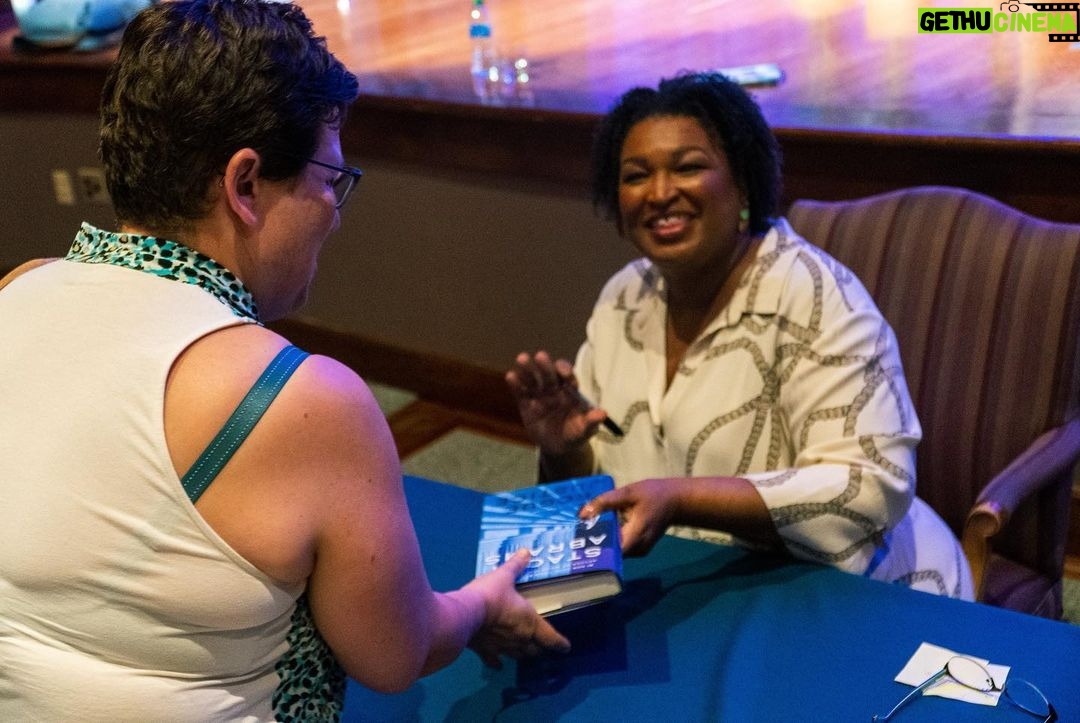 Stacey Abrams Instagram - What a fantastic 2nd week on the #RogueJustice Book Tour. My deepest gratitude to the readers who’ve come to visit with me in your city and those who are reading along wherever you are. Because of you, we’ve debuted onto a host of bestseller lists: The New York Times, the LA Times, the Indie list, and Publishers Weekly. Keep sharing your thoughts and favorite quotes from the book using #RogueJustice. Happy reading! 📸: Tim Schmidt, Ari Strauss