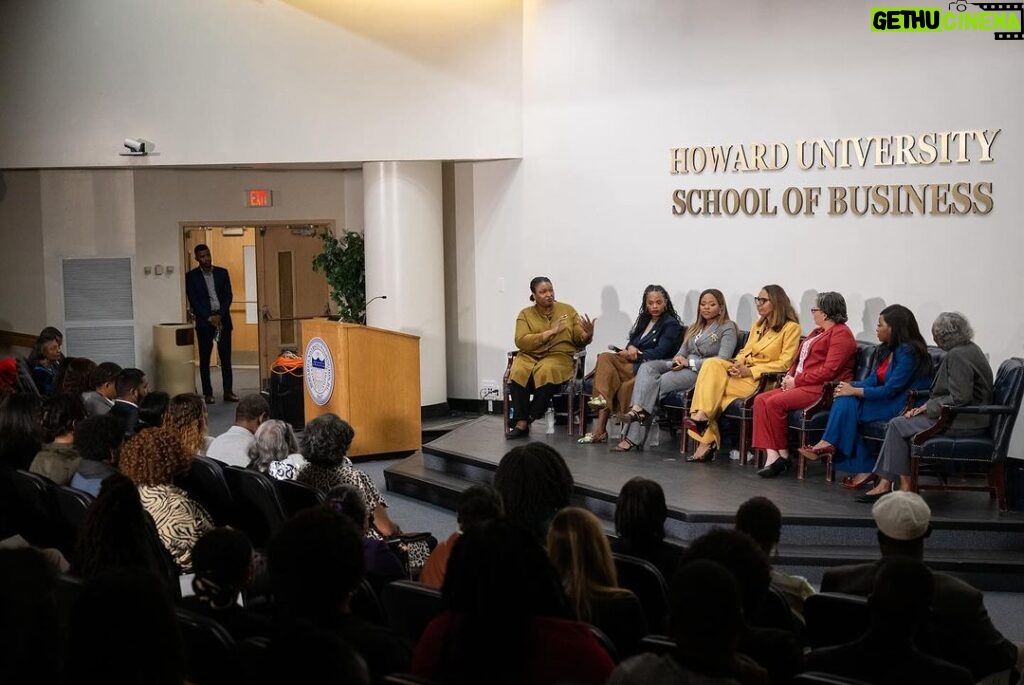 Stacey Abrams Instagram - Last week I had the privilege of moderating a panel discussion at @howard1867 on the importance of encouraging young people to explore careers in public service and the vital role of Black women serving in Congress. As challenges continue to buffet our country, we need leaders at every level ready to do what’s right. We had a timely and lively discussion of how bipartisanship is not an epithet and how we must resist the false choice of prosperity versus progress. Thank you to Howard University and the Ronald Walters Center for their commitment to helping students stand united for justice and equality.