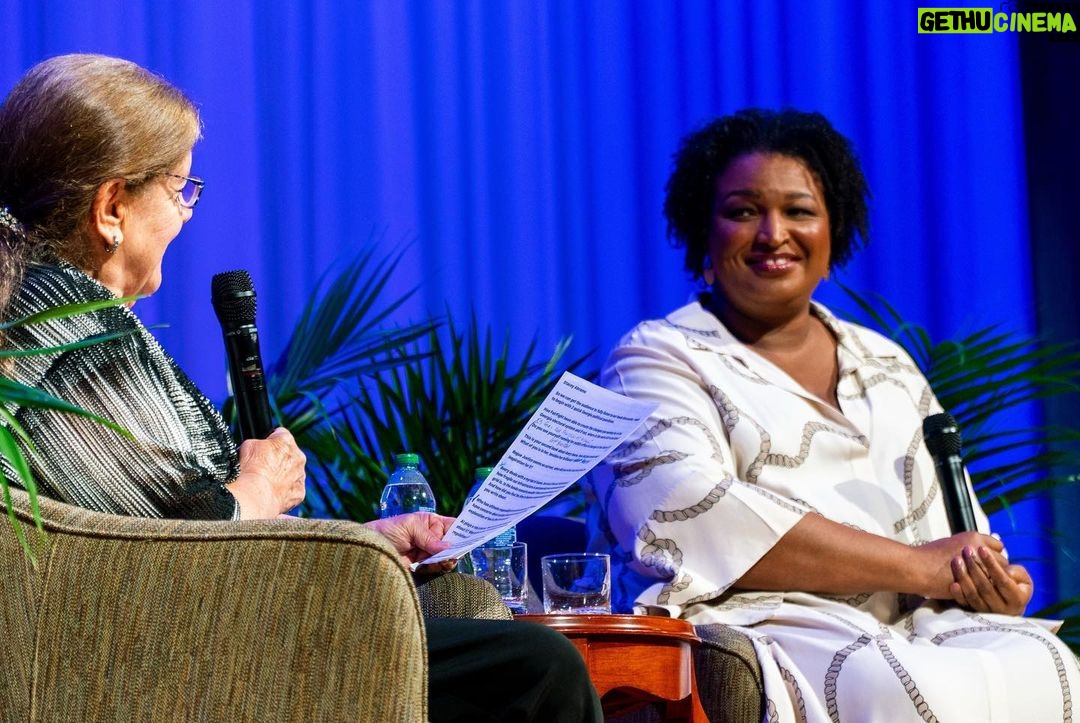 Stacey Abrams Instagram - What a fantastic 2nd week on the #RogueJustice Book Tour. My deepest gratitude to the readers who’ve come to visit with me in your city and those who are reading along wherever you are. Because of you, we’ve debuted onto a host of bestseller lists: The New York Times, the LA Times, the Indie list, and Publishers Weekly. Keep sharing your thoughts and favorite quotes from the book using #RogueJustice. Happy reading! 📸: Tim Schmidt, Ari Strauss