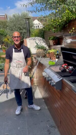 Stanley Tucci Instagram - Roasted peppers 🫑 one of my parents favourites!