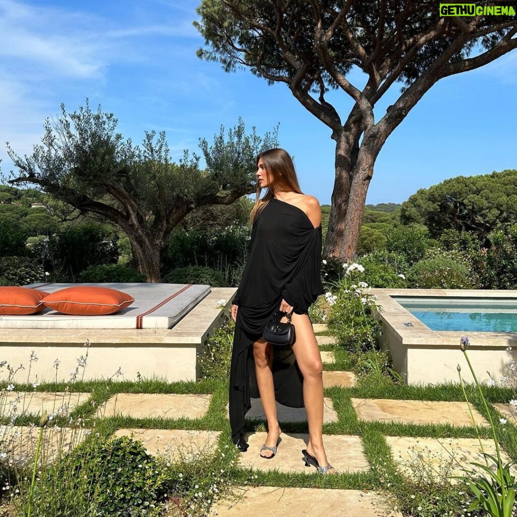 Stefanie Giesinger Instagram - anzeige | in the @gucci trouble bubble Saint-Tropez