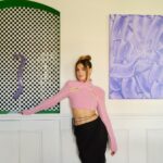 Stefanie Giesinger Instagram - „Relax My Eyes“ – so würde @stefaniegiesinger ihren Einrichtungsstil mit einem Songtitel beschreiben. In ihrer 100-Quadratmeter-Wohnung, die versteckt in einem Altbau-Hinterhof liegt, kann man diesen Satz hervorragend nachvollziehen. Hat man einmal die im Herbst besonders tristen Straßen Berlins hinter sich gelassen, betritt man einen Ort voller Farbe und extraterrestrischen Objekten. Wir werfen einen Blick in die farbenfrohe Wohnung – die ganze Homestory gibt es jetzt auf ad-magazin.de zu entdecken. Link in der Bio! #adgermany #advisits 📷 @volker_conradus, Produktion: @thomas_skroch, Social Media: @selsevyn ✍️ @hannahstrk Berlin, Germany