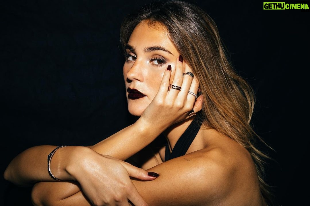 Stefanie Giesinger Instagram - anzeige | ✨ @bulgari ✨ #Bulgari #BulgariJewelry #Serpenti #Bzero1