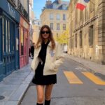 Stefanie Giesinger Instagram – anzeige | NEVER THE SAME, ALWAYS MYSELF.

@pradabeauty
#PradaBeauty #PradaParadoxe #NeverTheSameAlwaysMyself 

Wenn ich mir diese kurzen Sequenzen, von den videographisch festgehalten Momenten, meines Lebens anschaue, verspüre ich eine endlose Dankbarkeit. Dankbarkeit gegenüber jedem Menschen dem ich begegne, jedem Moment den ich wahrnehme und jedem Ort den ich besuchen darf. Sie prägen mein Inneres auf ewig, ich wachse durch sie täglich und verändere mich stetig. 
Trotzdem weiß ich wer ich bin und dass ich mir jederzeit vollkommen vertrauen darf.