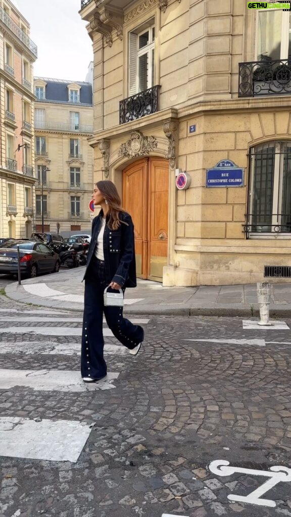 Stefanie Giesinger Instagram - anzeige | Lost in the denim streets of Paris, but at least I’ve found my matcha 🗺🍵 full outfit @closedofficial 💙 DENIM Heaven