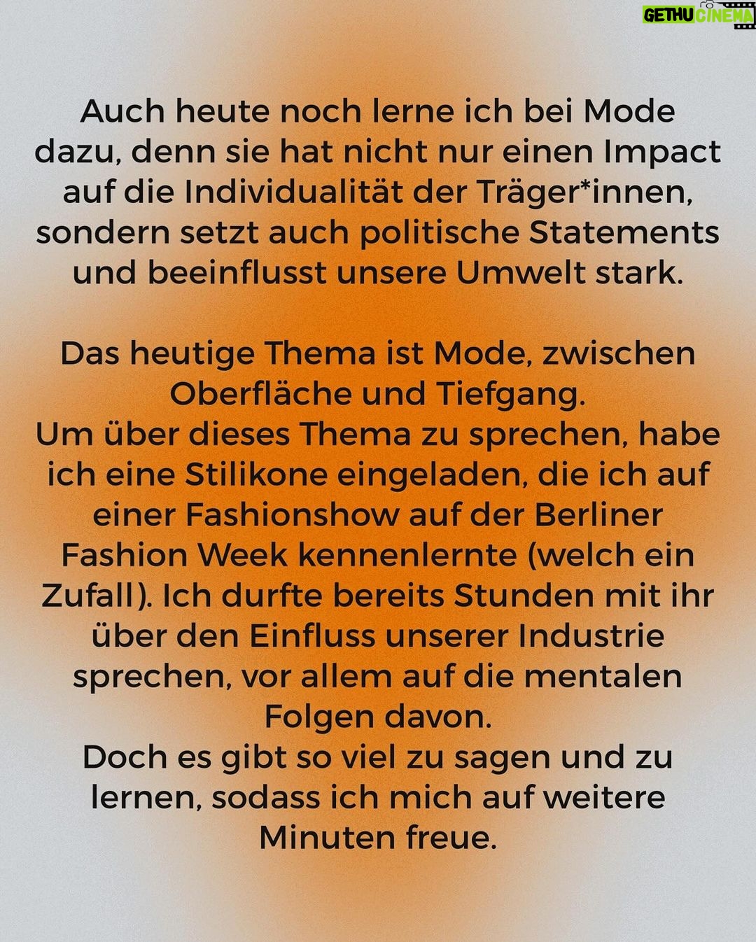 Stefanie Giesinger Instagram - Eine neue Folge @g.spot.podcast ist online 💗 Überall wo es Podcasts gibt 🎧 Würdet ihr sagen Mode macht einen großen Teil eurer Identität aus?