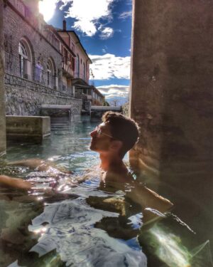 Stefano Lepri Instagram - A volte serve fermarsi per far riposare un po’ la mente e il corpo 😍 oggi purtroppo si torna già a casa.. siete mai stati alle terme ?!