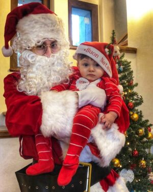 Stefano Lepri Instagram - il primo Natale di Noah 🎅🎁😍