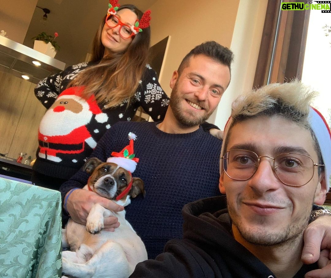 Stefano Lepri Instagram - Primo Natale con la famiglia allargata, ti aspettiamo e ti vogliamo già bene sappiamo che ci senti da là dentro 😍 352/366