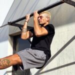 Stefano Lepri Instagram – Qualche mese fa ero più equilibrato con i miei allenamenti.. poi sono tornati gli impegni e i pensieri 😅 ora sono un po’ scarso ma appena possibile torno al 110% 💪🏻 312/366 PH @miriamfitlife
