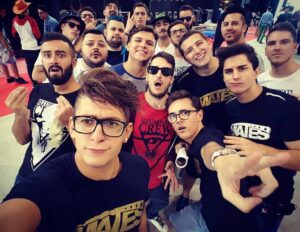 Stefano Lepri Instagram - Nel 2016 la community di YouTube assomigliava a tutti gli effetti ad una grande famiglia !! Mancano all’appello in questa foto ancora tantissimi amici ❤️ 278/366