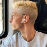 Stefano Lepri Instagram – Il cambiamento non è mai doloroso, solo la resistenza al cambiamento lo è. E tutte le vite che abbiamo vissuto e quelle che dobbiamo ancora vivere sono piene di alberi e foglie che cambiano. Cominciate col fare ciò che è necessario, poi ciò che è possibile. E all’improvviso vi sorprenderete a fare l’impossibile. ☀️ 266/366