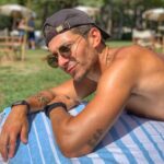 Stefano Lepri Instagram – Ho i risvoltini di pelle dietro al collo come i carlini 😂🐶 254/366
Tranquilli non sono avanzate troppe foto del mare 😘🌊 Il Cardellino