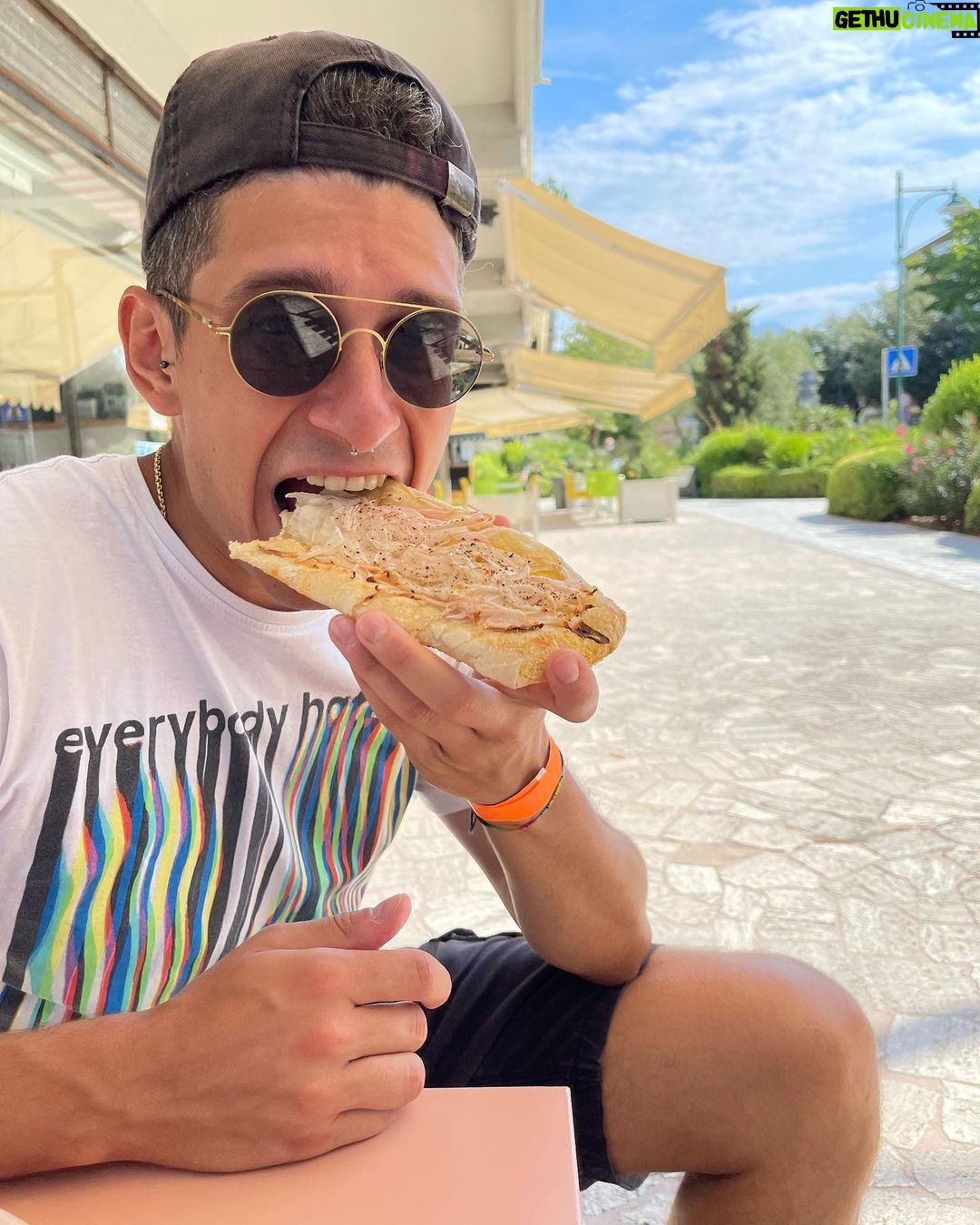 Stefano Lepri Instagram - Everybody hates me ☀️