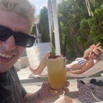 Stefano Lepri Instagram - Sardegna 2023 In ordine di apparizione : - Il mio yatch alle spalle - detonazione Bal Harbour - white party 0 macchie - gli unici svegli alle 8 - Elena suggerisce 2 drink - missione Vesper - stasera McDonald - idioti sull’aereo - più belli o più brutti nello🪞?