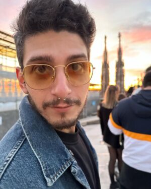 Stefano Lepri Instagram - Ci sono voluti giusto 7 anni ma alla fine sono salito sopra al Duomo di Milano 😝