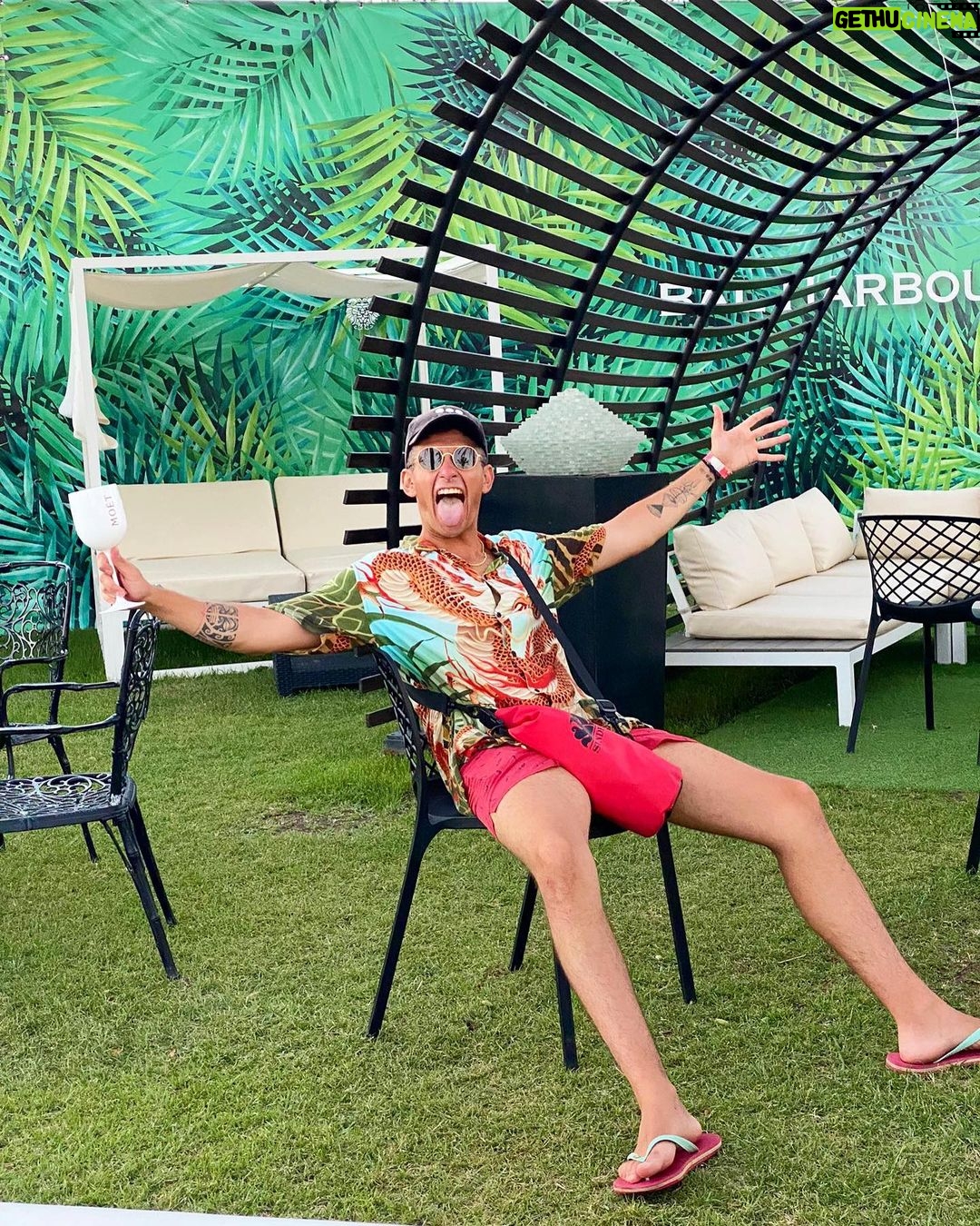 Stefano Lepri Instagram - spensieratezza ☀️
