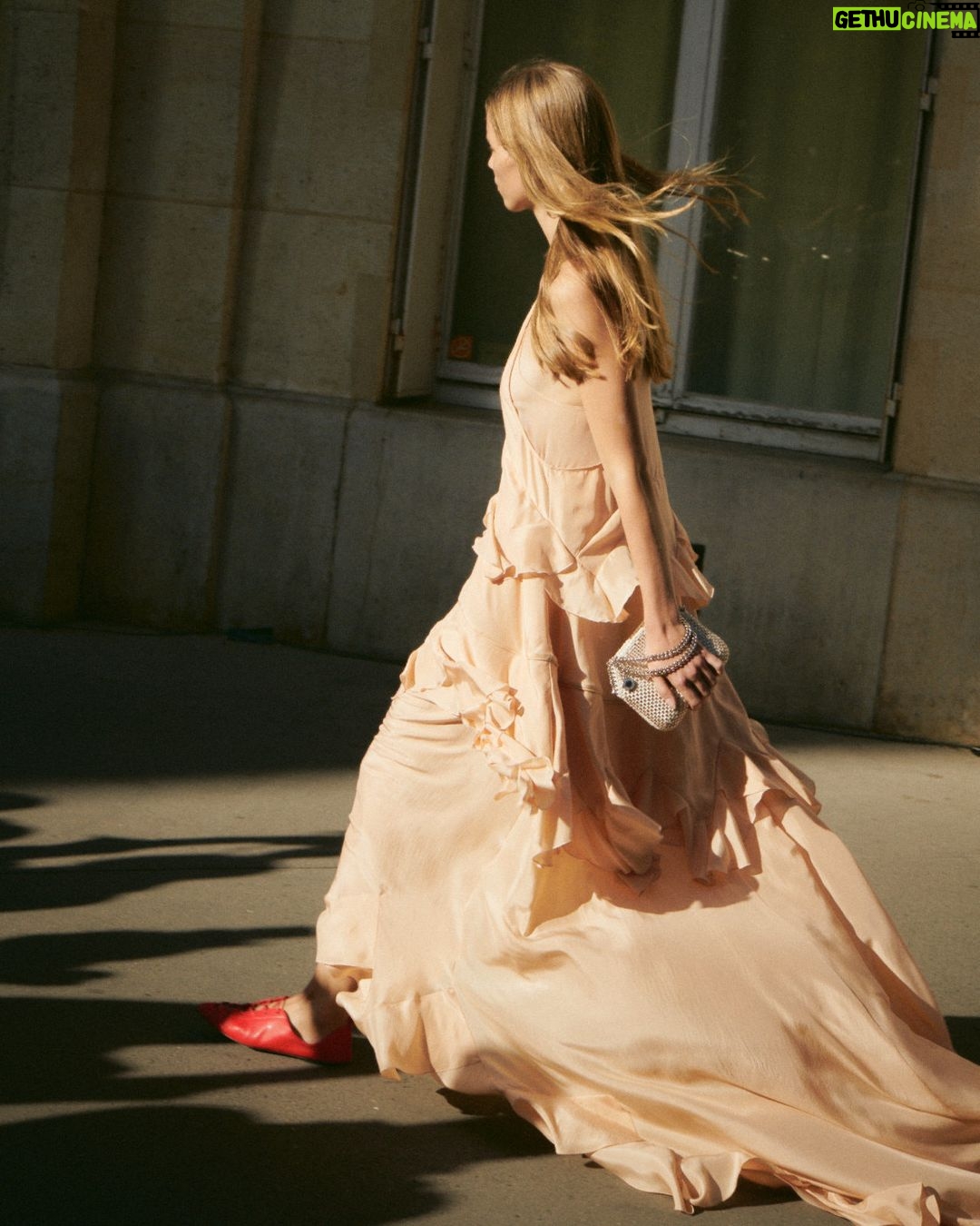 Stella McCartney Instagram - STELLA SUMMER: Make an exit. Dramatic tulle drapes into ruffled layers, crafted from recycled materials. Recycled fibres use less than half of the energy to produce as virgin materials. Discover the #StellaSummer24 collection at stellamccartney.com. #StellaMcCartney