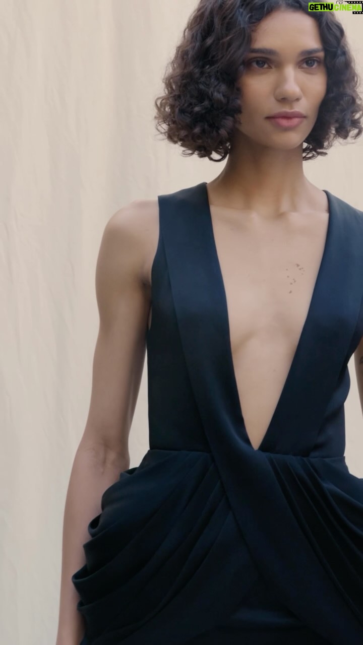 Stella McCartney Instagram - STELLA SUMMER: Made you look. Dresses feature plunging necklines and draped skirts, crafted from forest-friendly viscose. Every year, 300 million trees are felled for fashion. We have been a zero-deforestation brand since 2016, as audited by @CanopyPlanet. Discover the #StellaSummer24 collection at stellamccartney.com. #StellaMcCartney