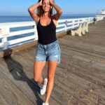Stephanie Cayo Instagram - No se debe intentar comprender el amor, no se debe intentar analizarlo ni siquiera explicarlo. Es simplemente una experiencia que no debe ni puede ser perfecta, estática o fija; para mí, simplemente te enseña, si realmente escuchas, todo lo relacionado con el contraste, la polaridad y nos aporta claridad sobre nosotros como naturaleza humana. Nada más. Si existe, déjalo respirar, déjalo ser. - Love should not be tried to be understood should not be tried to be analyzed or even explained. It’s just an experience that should not, cannot be perfect, static or fixed, to me it just teaches you, if you really listen, everything about contrast, polarity, and brings clarity about us as human nature. Nothing else. If it exists, let it breath, let it be.