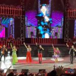 Stephanie Cayo Instagram - La otra noche mis hermanas @fcayo y @barbaracayo la sacaron literalmente del estadio.. 💥con @7orbellino por fin con toda la familia después de 25 años!! Estuvo increíble el concierto… me emocioné muchísimo 🤍 bailé y grité como cuando tenía 9 años… y encima @alessiayvambina abrieron el concierto y @facundoolivac también cantó con los otros hijos de los chicos ✨ estuvo divino🤍 G R A C I A S! Lima, Peru