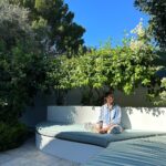Stephanie Cayo Instagram - Lo que más interesante me resulta siempre es la vida y la historia de los creadores, más que su propia creación, pues vendría a ser el reflejo y sentir del día a día… cómo un día normal u ordinario… es volcado a un momento de inspiración y compromiso con tu imaginación.. evocando así… la felicidad? Madrid, Spain