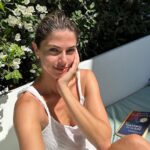 Stephanie Cayo Instagram - Lo que más interesante me resulta siempre es la vida y la historia de los creadores, más que su propia creación, pues vendría a ser el reflejo y sentir del día a día… cómo un día normal u ordinario… es volcado a un momento de inspiración y compromiso con tu imaginación.. evocando así… la felicidad? Madrid, Spain