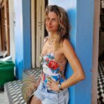 Stephanie Cayo Instagram - Hay miradas que son nuevas…🤍 Viva este País que es mi segunda casa, llegué a los 18 años y descubrí colores y sonidos, abrazos y sonrisas que cambiarían mi vida para siempre.. siempre es un placer volver… 🇨🇴 - There are looks that are new...🤍 Long live this Country that is my second home, I arrived at 18 years old and discovered colors and sounds, hugs and smiles that would change my life forever... it is always a pleasure to return... 🇨🇴