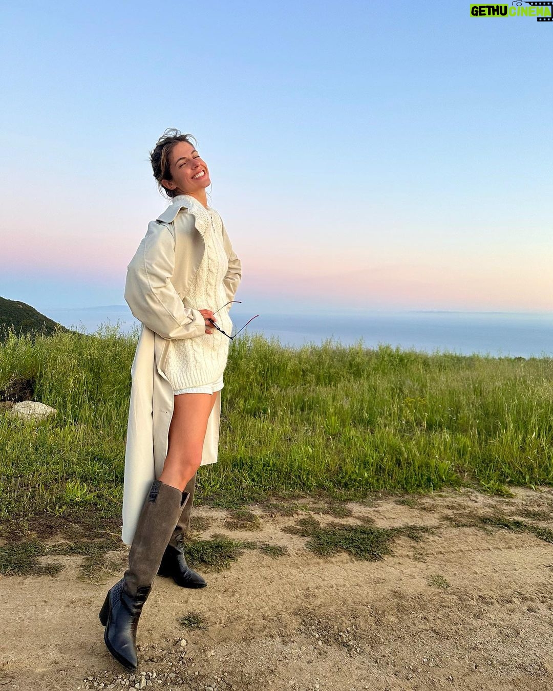 Stephanie Cayo Instagram - 💚 Topanga, California