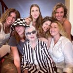 Stephanie Cayo Instagram - ♥️ La vida es una aventura atrevida o nada. La seguridad no existe en la naturaleza, ni los hijos de los hombres en su conjunto la experimentan. Evitar el peligro no es más seguro a largo plazo que la exposición. Helen Keller - Life is either a daring adventure or nothing at all. Security does not exist in nature, nor do the children of men as a whole experience it. Avoiding danger is no safer in the long run than exposure #forthebraveonly Mis hermanas, mi madre, mi abuela, mis sobrinas, mis primas, mis tías, son todas mujeres libres e independientes, trabajadoras, madres.. cada una con su compañía propia.. aman sus empresas y encima les va bien. Han luchado por cada sueño que han cumplido y me siento muy orgullosa de ellas. No ha sido fácil, sin la ayuda de la familia y de la pareja no hubiésemos podido. Podemos con mucho, pero sobre todo en equipo. 💪🏽 Las quiero hasta el infinito y más allá. Me inspiran muchísimo. ♥️