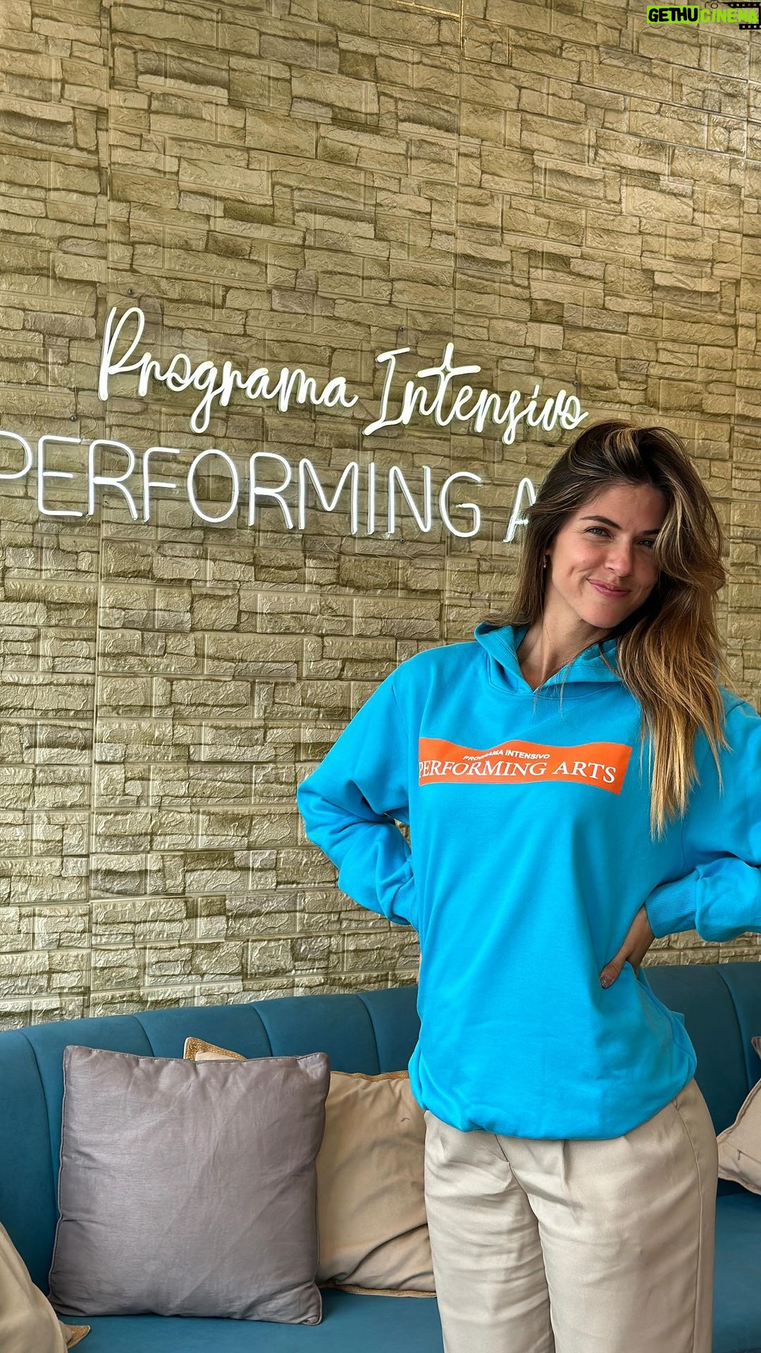 Stephanie Cayo Instagram - A seguir creciendo @performingartsperu 🤍 y alistándonos para nuestros siguientes programas intensivos: Enero ✨Programa de Dos meses! Arranca Enero 8,2024 ABRIL 💥 Programa intensivo de 8 meses ! Arranca Abril 15, 2024 Nos vemos pronto! Link en mi Bio ✨