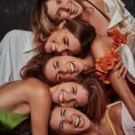 Stephanie Cayo Instagram - 1 - Las mujeres 2 - Nos apoyamos.. en ti Hasta volverte loco.. de amor. @los.cayo ♥️✨😂 @macsmute @barbaracayo @alessiarovegno @fcayo @ariannarovegno - @giuseppefalla 📸