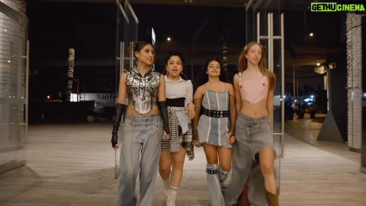 Stephanie Cayo Instagram - Cómo escuela integral de Talentos y PRODUCTORA ARTÍSTICA AUDIOVISUAL ( creadora de contenidos) DANCE STUDIO PERÚ ha promovido diversos nuevos talentos y hoy tenemos el gusto de lanzar un grupo de 4 chicas increíbles que prometen. Ellas son : Kiara, ANGIE, Sabrina y Zoe que forman @zaks4music y nos demuestran todo su arte en este cover de TiNi #Mienteme. Te ayudamos a hacer tus sueños realidad: #MAKE IT HAPPEN Dirección: @macsmute Escuela , productora y promotora de Talentos: @dancestudioperu #VivelaMagia #ChangingFromInside.