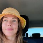 Stephanie Cayo Instagram - Así empezaba Julio.. 🤍🚗 - Julio was just starting.. 🤍🚗