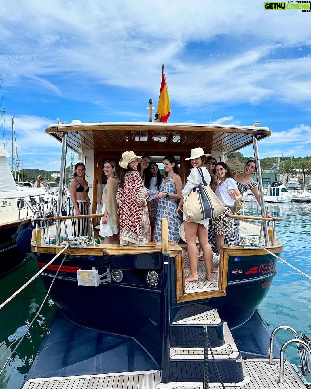 Stephanie Cayo Instagram - Recordatorio de siempre: poner tus sentimientos en un lugar donde te los van a cuidar 🥰 #inesbachelorette #menorca - To keep in mind: always put your feelings where will be safe 🥰 Son Bou, Alayor, Menorca