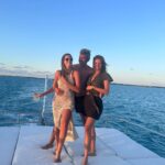 Stephanie Cayo Instagram - Hace solo unos días @theyachtexperiences en Cancún nos regalaron unos días hermosos.. la compañía, la comida, el crew! Se pasaron con todo, gracias! 💙 - Just a few days ago @theyachtexperiences gave us some beautiful days, friends, food, the crew, everything was amazing! Thank you💙 El Caribe Mexicano