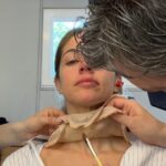 Stephanie Cayo Instagram - Almudena Grandes murió joven, el año pasado. Escribió mucho libros y entre ellos tuvo su gran éxito “ Los Pacientes del doctor garcia” una obra de mucho valor. Justo en el año 2022, hace un año exactamente yo terminaba de filmar esta maravillosa serie para @netflix ❤️ Meg, mi personaje, es una mujer demasiado “ Moderna” para los años 40’s 🤫 Decidí hacer esta historia por este personaje. Me gustan las mujeres que pelean por sus convicciones sin importar lo que piense el resto, dicen en voz alta lo que piensan y proponen cosas diferentes. Quizás algunas veces molesta, o les parece “ complicado” tener a una mujer con muchas ideas y llevarlas a cabo, pero… Lo que he descubierto es que eso, significa que estamos haciendo algo bien 😊 La autenticidad es la autoridad del creador, y para crear hay que sentirse libre y tener coraje. Arriba el equipo 💪🏽 Los invito a que la vean, ya está disponible en Netflix 🙌🏽 #Lospacientesdeldoctorgarcia - Almudena Grandes died young, last year. She wrote many books and among them she had the great success "The Patients of Doctor Garcia" a work of great value. Right in the year 2022, exactly one year ago I finished filming this wonderful series for @netflix ❤️ Meg, my character, is a woman too "Modern" for the 40's 🤫 I decided to do this story because of this character. I like women who fight for their convictions regardless of what the rest think, say out loud what they think and propose different things. Maybe sometimes it bothers you, or it seems "complicated" to have a woman with many ideas and carry them out, but... What I have discovered is that this means that we are doing something right 😊 Authenticity is the authority of the creator, and to create you have to feel free and have courage. Up the team 💪🏽 Now available on Netflix 🙌🏽 #Thepatientsofdoctorgarcia Madrid, Spain