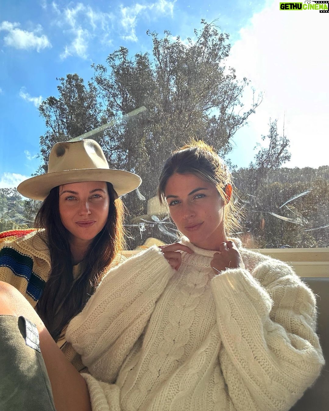 Stephanie Cayo Instagram - 💚 Topanga, California