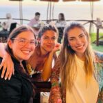 Stephanie Cayo Instagram - ♥️ La vida es una aventura atrevida o nada. La seguridad no existe en la naturaleza, ni los hijos de los hombres en su conjunto la experimentan. Evitar el peligro no es más seguro a largo plazo que la exposición. Helen Keller - Life is either a daring adventure or nothing at all. Security does not exist in nature, nor do the children of men as a whole experience it. Avoiding danger is no safer in the long run than exposure #forthebraveonly Mis hermanas, mi madre, mi abuela, mis sobrinas, mis primas, mis tías, son todas mujeres libres e independientes, trabajadoras, madres.. cada una con su compañía propia.. aman sus empresas y encima les va bien. Han luchado por cada sueño que han cumplido y me siento muy orgullosa de ellas. No ha sido fácil, sin la ayuda de la familia y de la pareja no hubiésemos podido. Podemos con mucho, pero sobre todo en equipo. 💪🏽 Las quiero hasta el infinito y más allá. Me inspiran muchísimo. ♥️